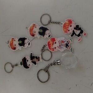 Lot 7 of EXO Keychains